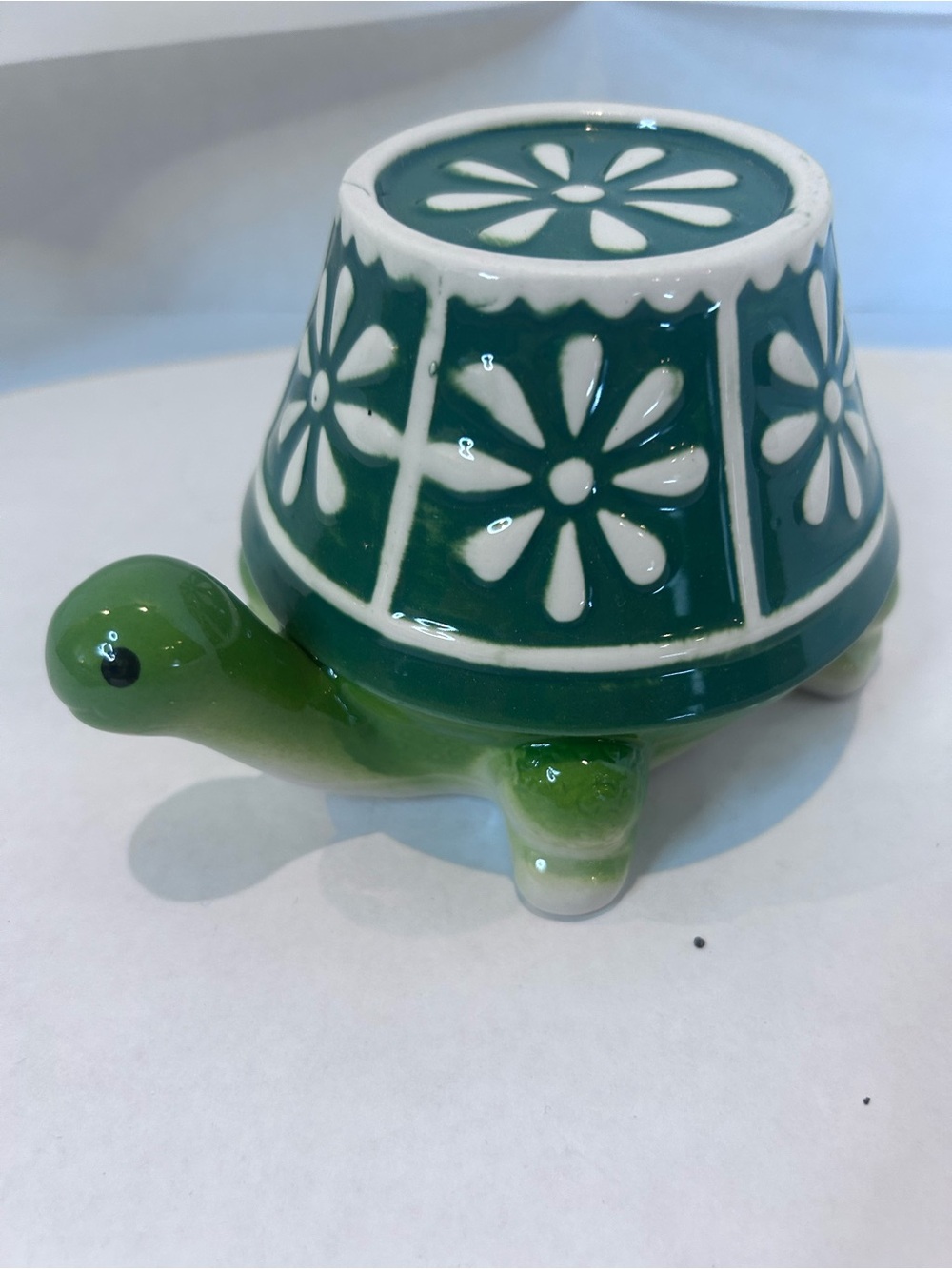 Cracker Barrel Green and White Ceramic Turtle measuring cup set